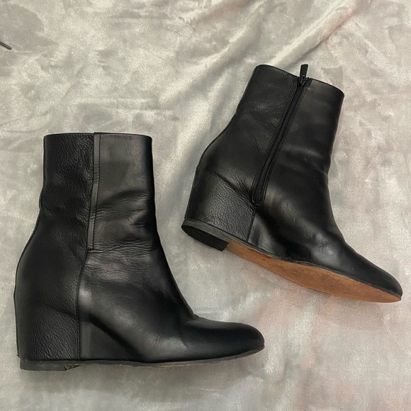 Vince Michela Wedge Leather Ankle Boot Size 9 Black - Picture 2 of 10